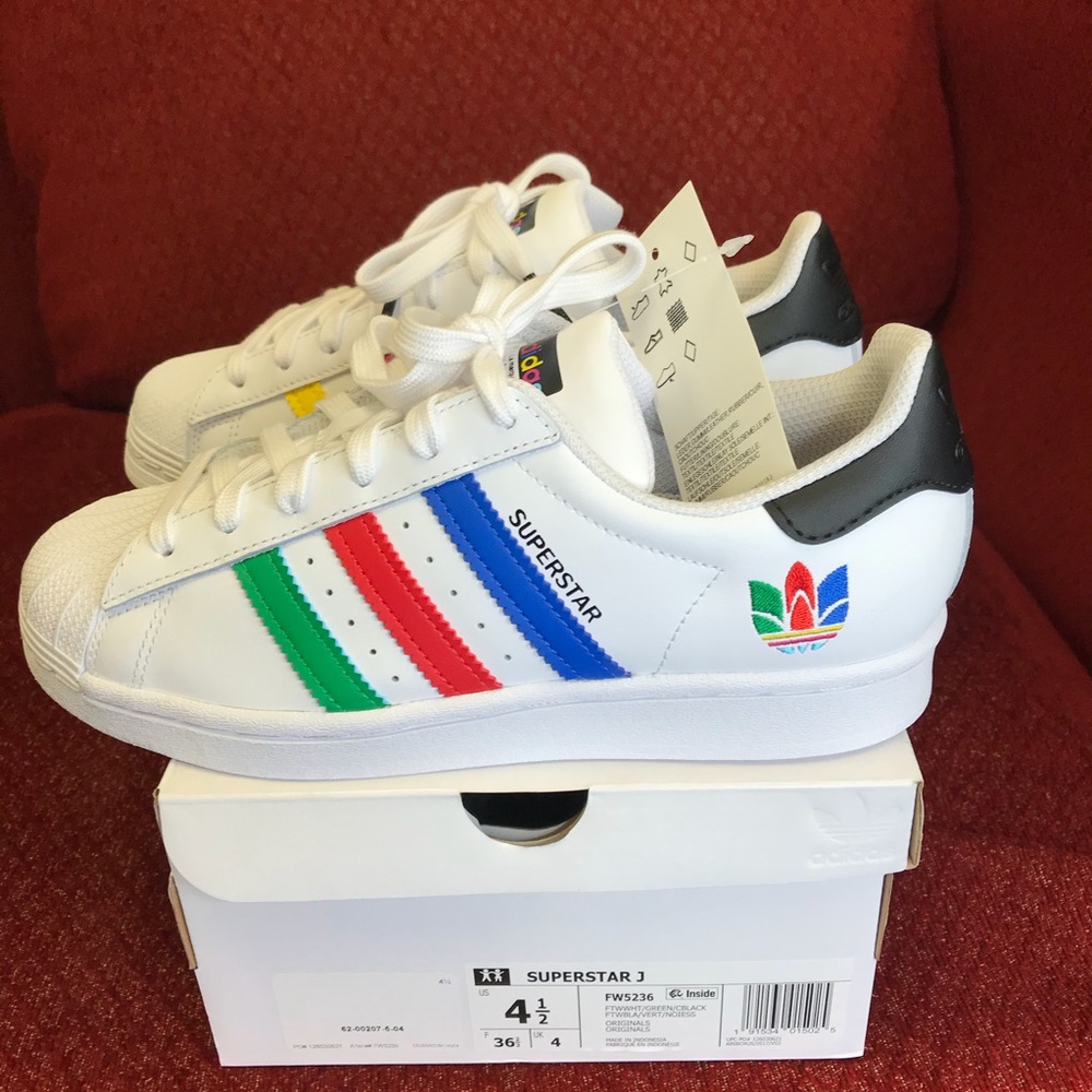 Superstar shoes cloud white size 4.5 Kids